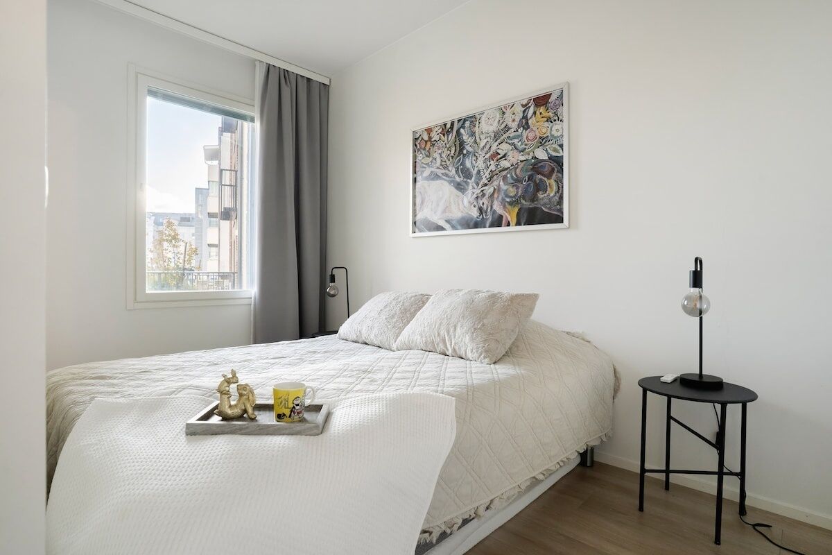 1 bedroom, iron/ironing board, internet, bed sheets