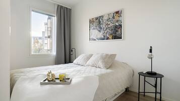 1 habitación, tabla de planchar con plancha, internet y ropa de cama