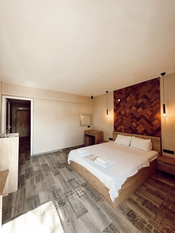 In-room safe, soundproofing, free WiFi