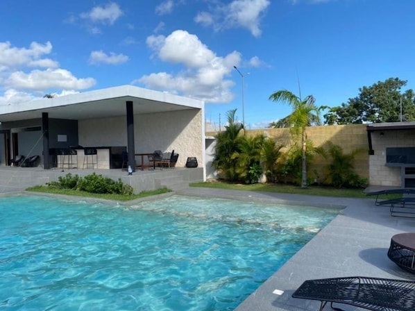 Pool - Bright 3-Level Condo w/ AC, Rooftop Soaking Tub, Pool & Family Amenities (Solidaridad)