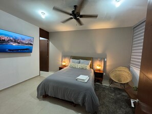 3 室のベッドルーム、アイロン / アイロン台、WiFi、ベッドシーツ