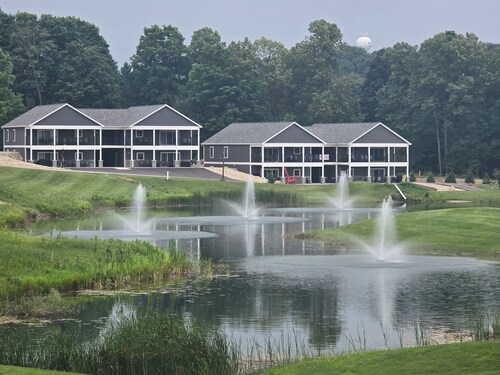 3-bedroom Condo 5141 A Bellaire