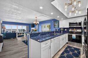 Microonde, piano cottura, lavastoviglie