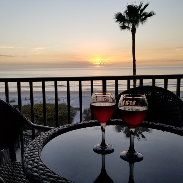 Property grounds - Beach Life: You are ON The BEACH!  3-bdrm Condo , heated pool, white sandy beach (Indian Shores)