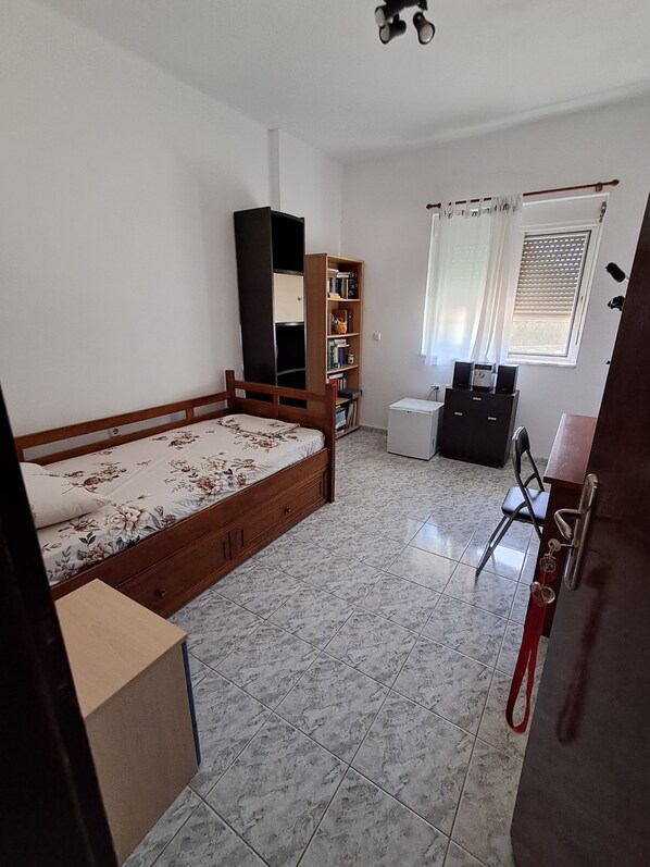 Economy Single Room, Vineyard View | Free WiFi