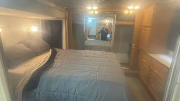 WiFi, bed sheets