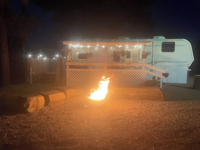 Romantic glamping getaway!!