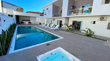 Piscina externa