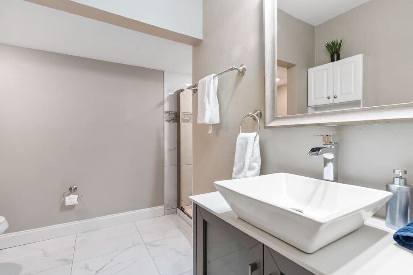 Hair dryer, towels