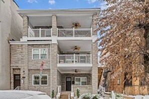 Exterior - Upscale Double King Bed Suite ~ Steps from Walnut! (Pittsburgh)