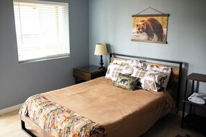 1 bedroom, bed sheets