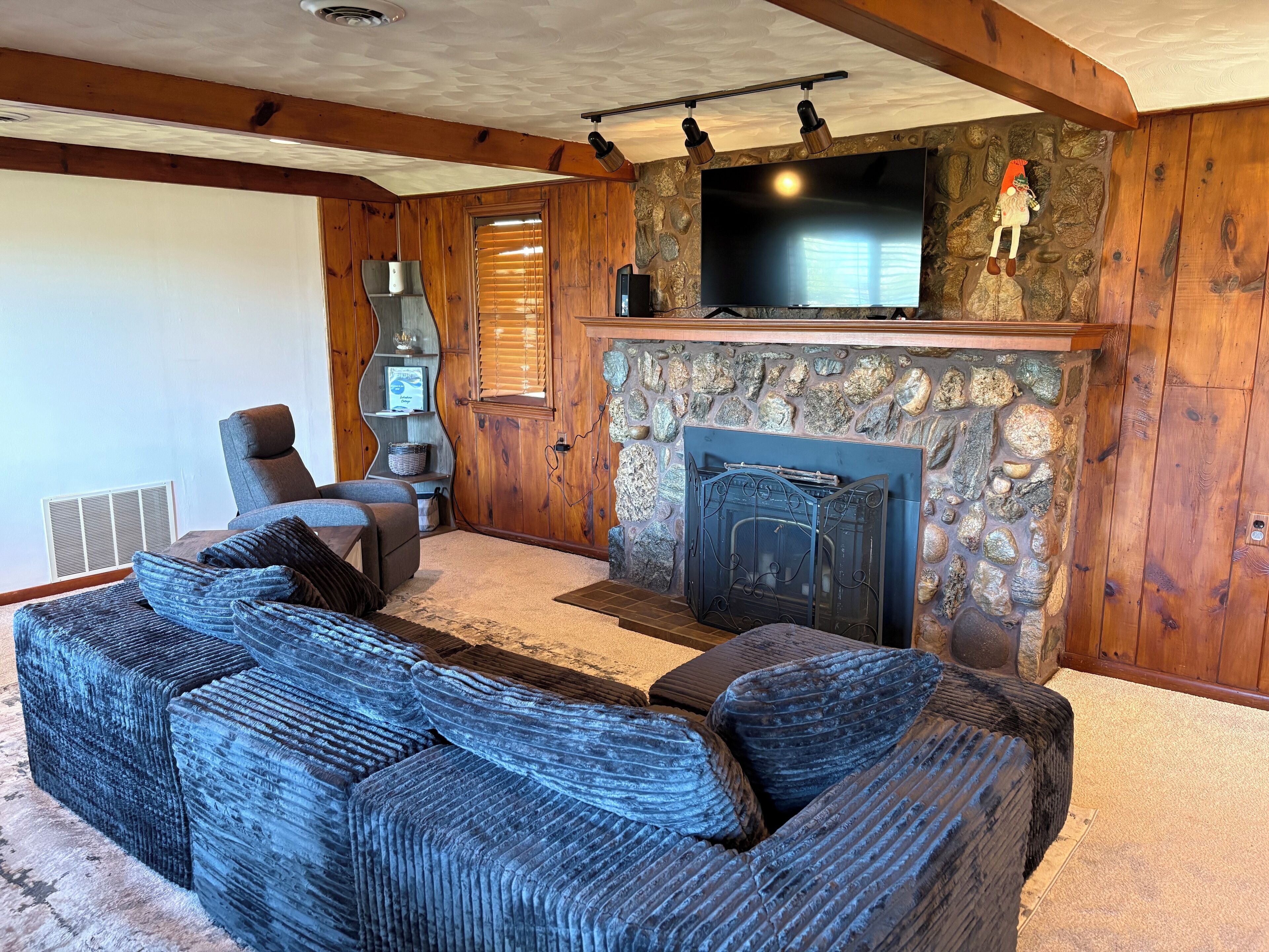 Lakeshore Cottage, For Outdoor Enthusiasts - Michigan