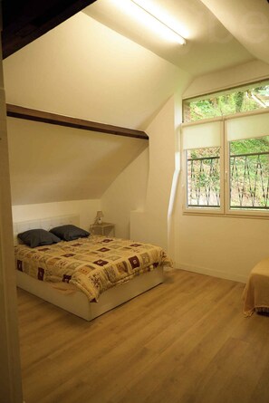 9 makuuhuonetta, Wi-Fi, vuodevaatteet