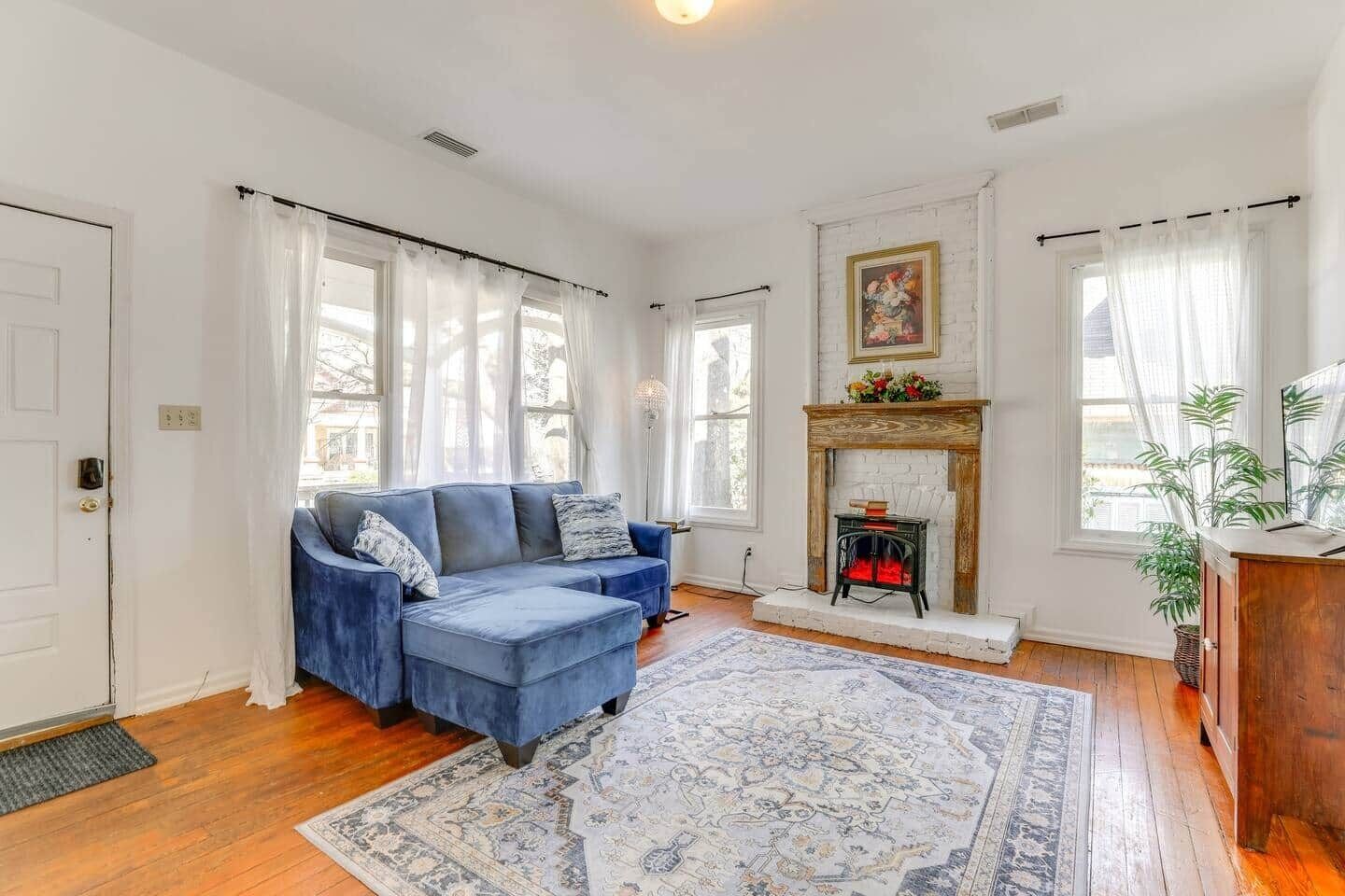 Charming 3 Bedroom Home - Stone Mountain, GA