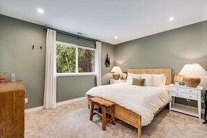 4 bedrooms, desk, iron/ironing board, travel cot