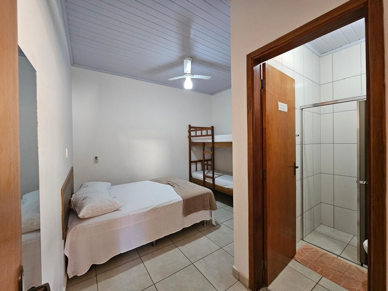 標準四人房 | 免費 Wi-Fi