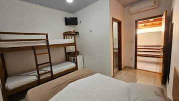 Quarto quádruplo standard | Wi-Fi de cortesia