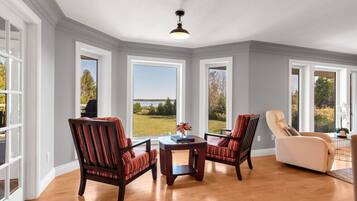 Smart TV, fireplace, stereo, printers