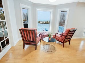 Smart TV, fireplace, stereo, printers