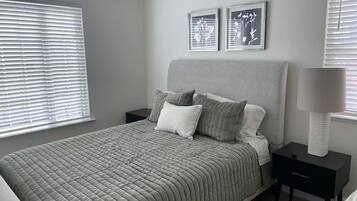 2 habitaciones, tabla de planchar con plancha, wifi y ropa de cama