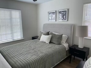 2 habitaciones, tabla de planchar con plancha, wifi y ropa de cama 