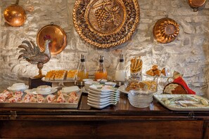 Free daily full breakfast - Casa Levi (Bistagno)