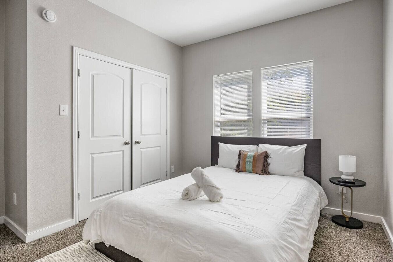 3 bedrooms, desk, iron/ironing board, WiFi