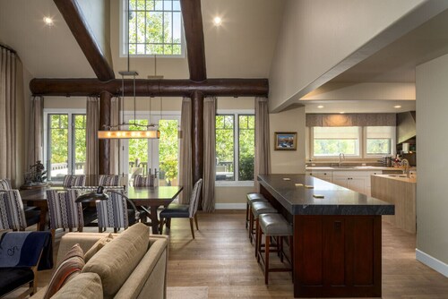 The Overlook: Luxury Ketchum Home