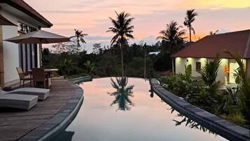 Villa, Pool View | Desk, laptop workspace, free WiFi