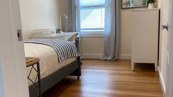 3 chambres, fer et planche à repasser, Wi-Fi, draps fournis