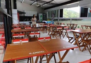 المنطقة المحيطة بالمنشأة