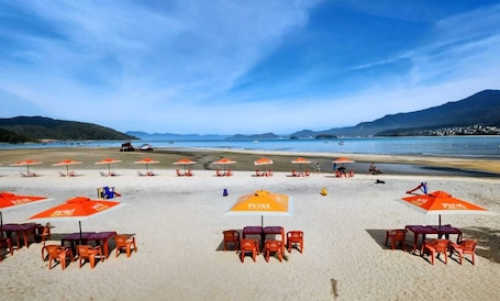 Beach. Francis Hotel Mar