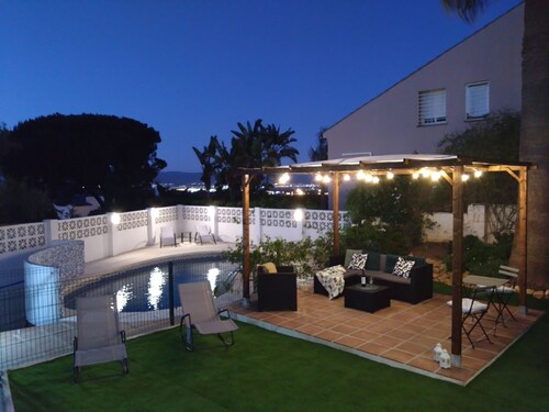 The Lemon Grove House - large private garden private pool - perfect for families