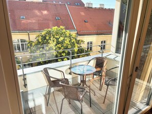 Garden view - Quiet Central Stay & Parking Assistance (Prague)
