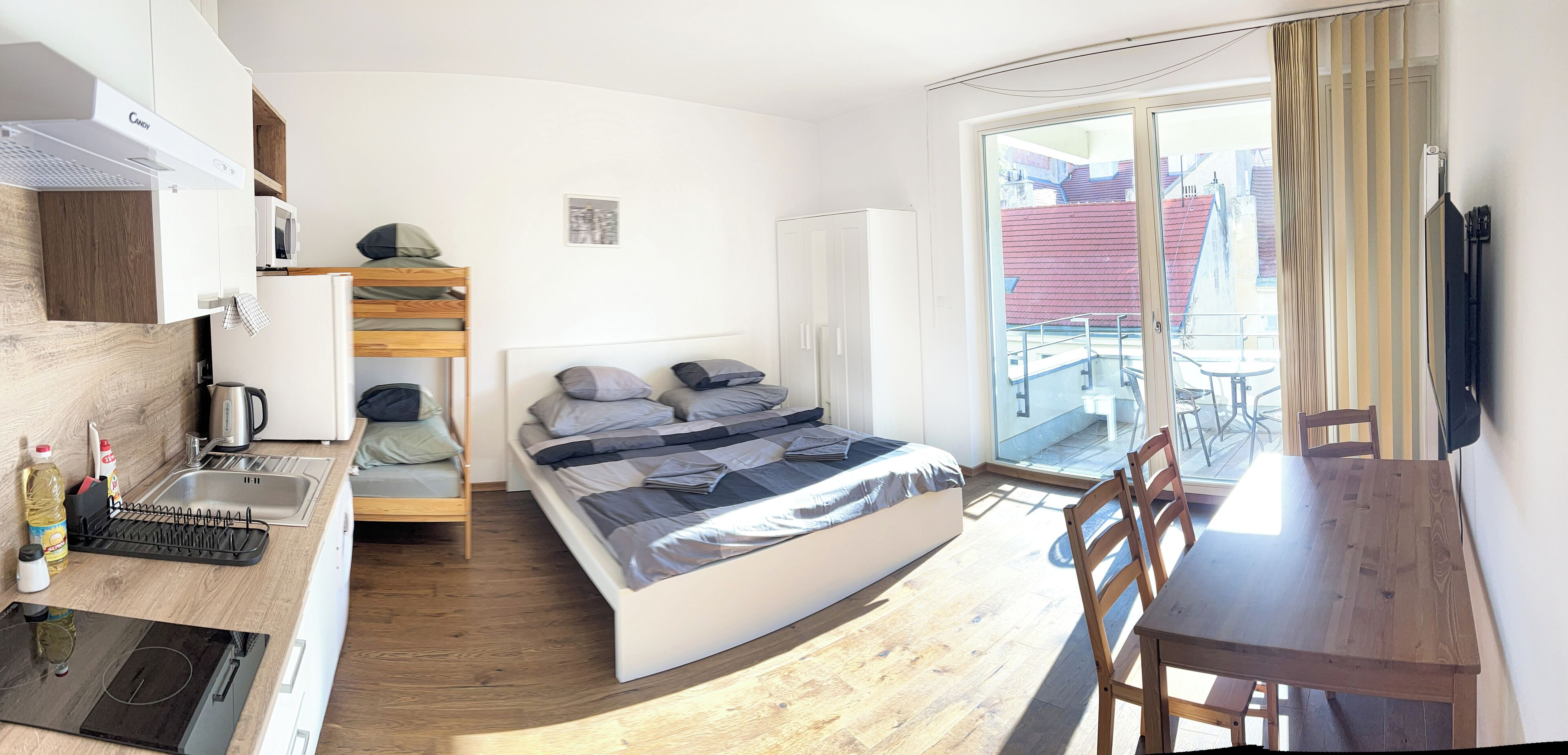 Apartamento, fumadores, vistas al jardín | Escritorio, espacio para trabajar con un portátil, cortinas opacas