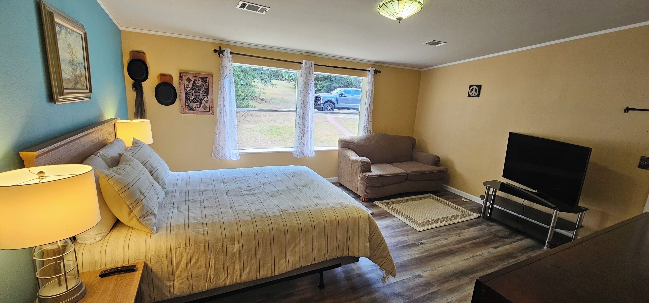 3 quartos, ferros/tábuas de passar roupa, Wi-Fi, roupa de cama