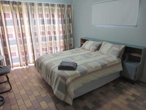 熨斗/熨衣板、WiFi、床单
