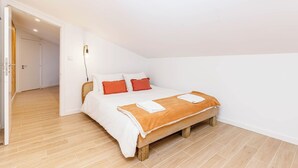 Unclassified image, 3 of 67, button - House C: Balcony Apartment With Pool and Tennis (Seixal)