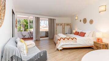 2 bedrooms, internet, bed sheets