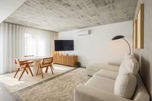 Living area - Inside Canal - Praça do Peixe (Aveiro)