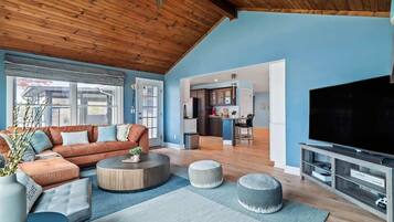 TV, fireplace, offices