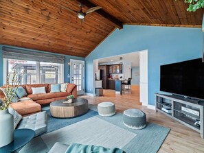 TV, fireplace, offices