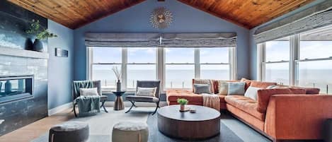 TV, fireplace, offices