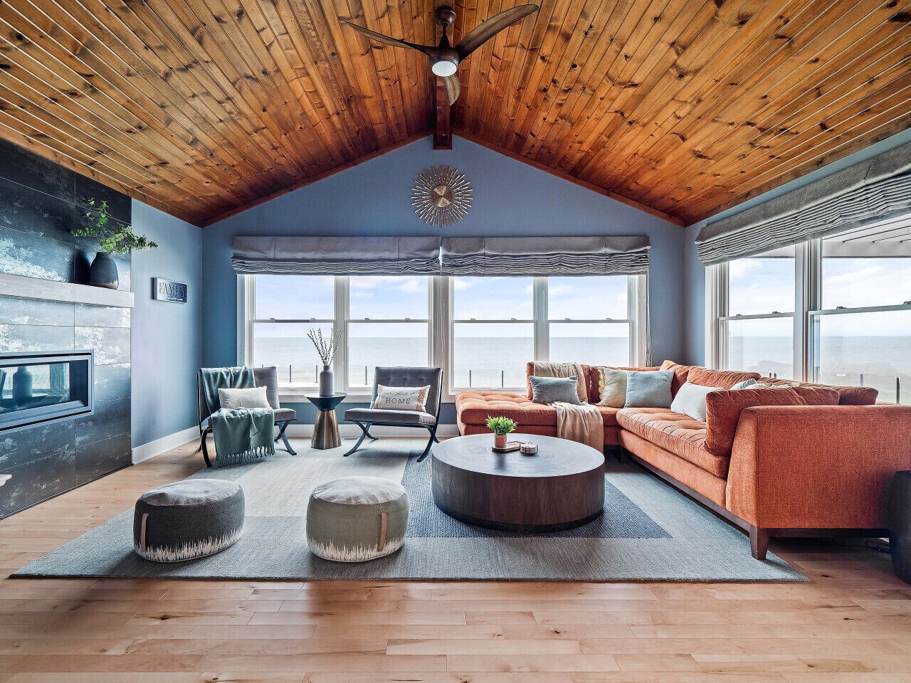 Televisie en een open haard