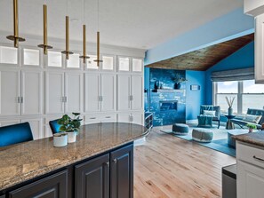 Interior - Lakefront Luxury|Kayaks|4 Bedrooms|3 Full Baths|Sleeps 8 (Avon Lake)