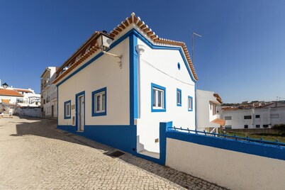 Sea Wave – Just 6 Minutes Walk to the Beach