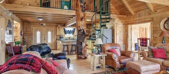 Skyline Lodge, beautiful lodge home with mountain and lake view