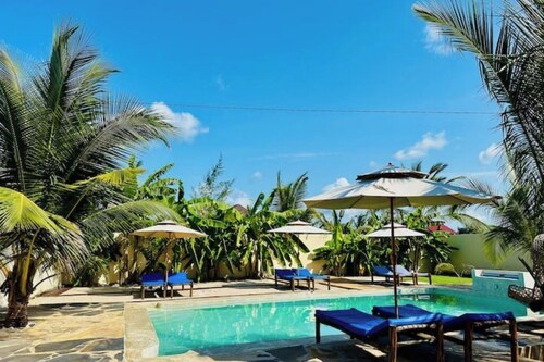 Bed & Breakfast Palm Cultural Village hotel