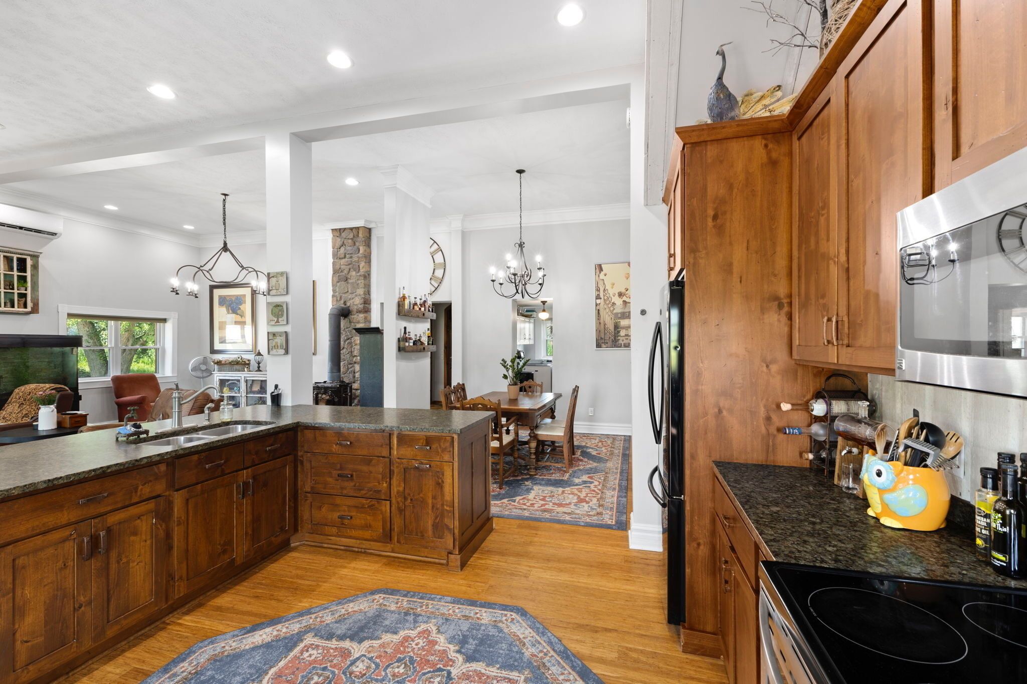 Micro-ondes, four, plaque de cuisson