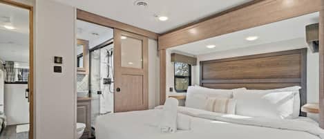 6 chambres, bureau, fer et planche à repasser, Wi-Fi